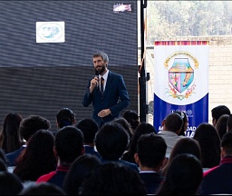 El 10 de abril en el Municipio de San Juan Sacatepéquez, se llevó a cabo la solemne ceremonia de premiación de los ganadores del concurso de dibujo “¿Qué es el cosmos para mí?”
